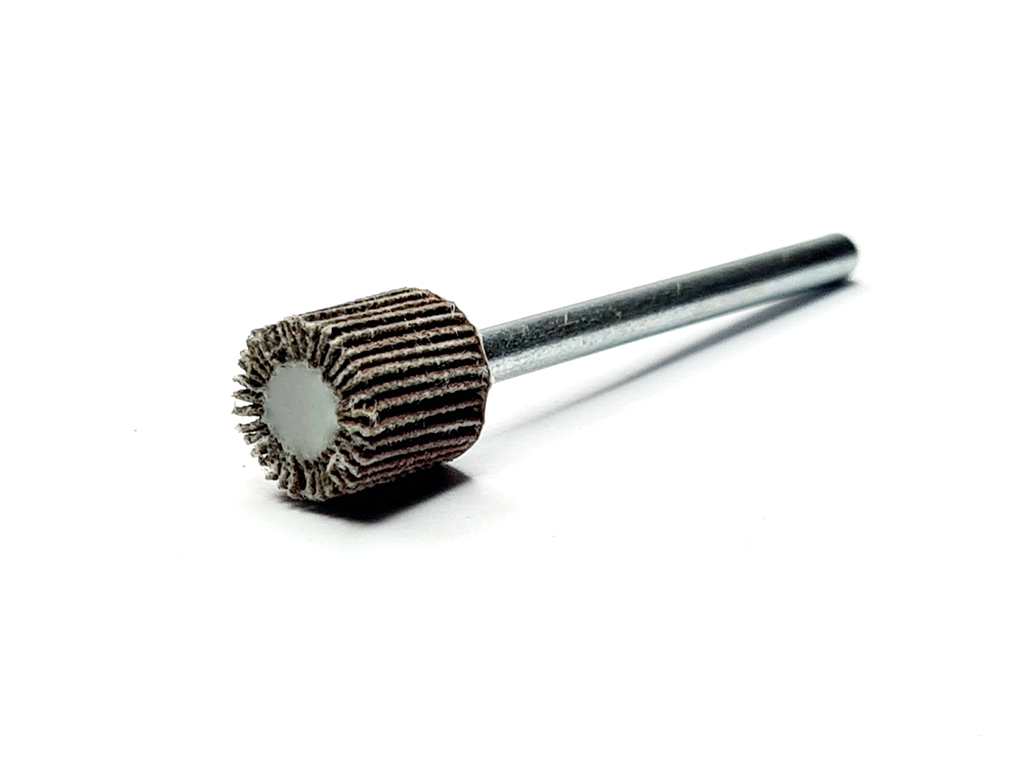 Flap de lija  AO, #240, Ø 3/8" x 3/8", vástago  1/8", respaldo de tela