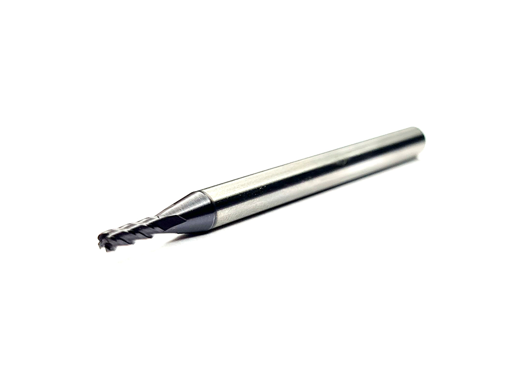 Cortador recto, 4 filos, 30°, 55 HRC, Ø2 x 5LC x R0.5 x 50LT, vástago 4 (mm), Nano TiaLN para maquinado en general en aceros.